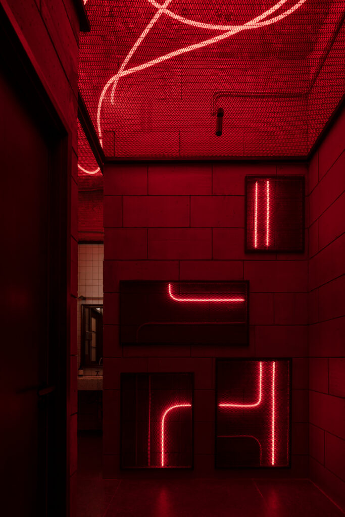 678a5803